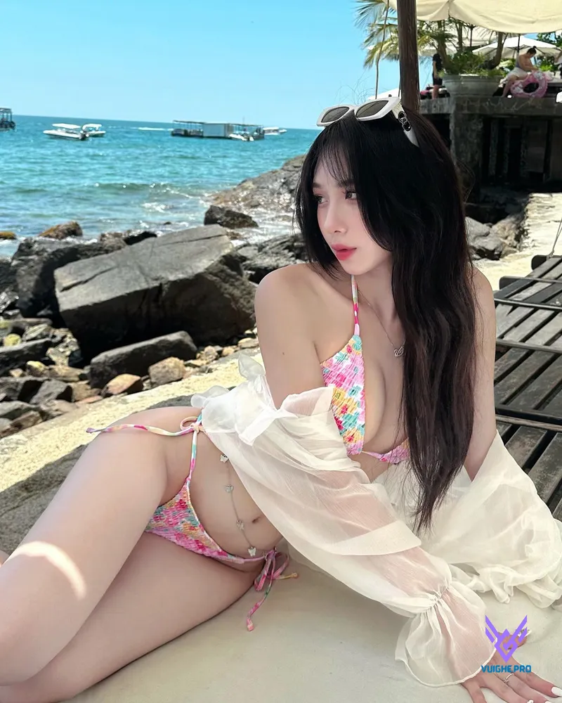 Gái xinh Tik Tok Việt Nam mặc bikini