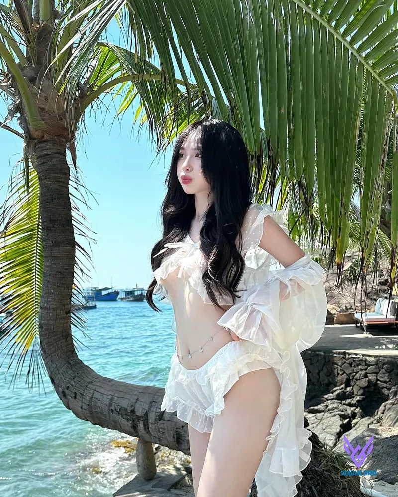 Gái xinh Tik Tok Việt Nam mặc bikini