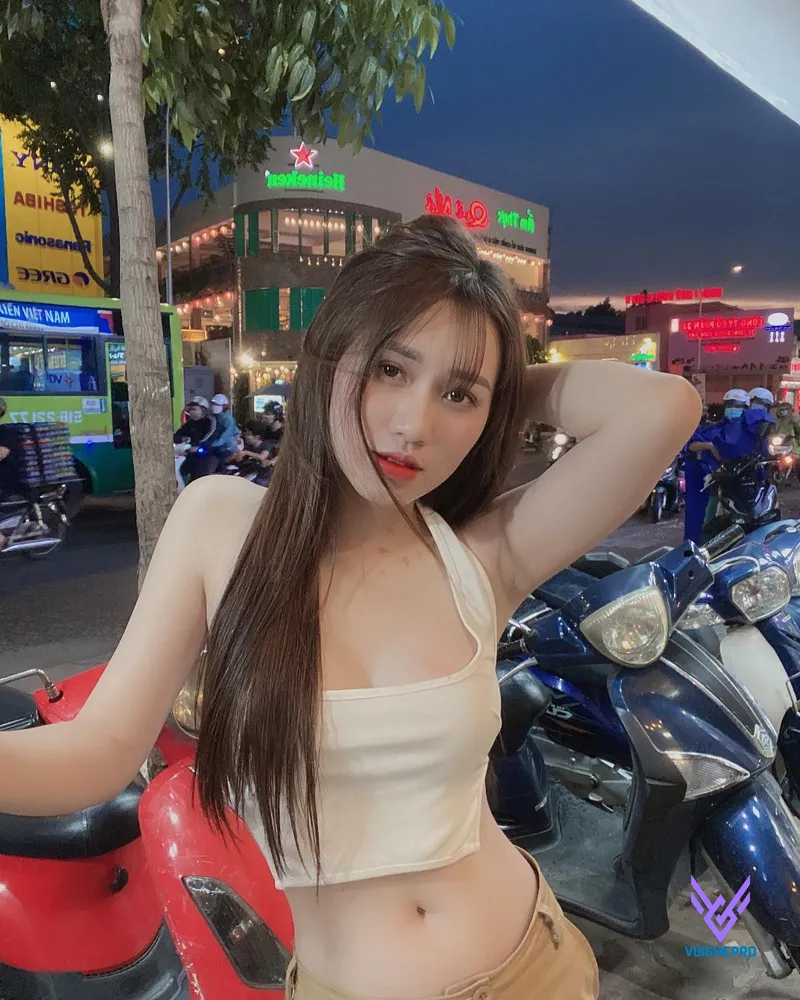 Ảnh Lâm Anh Tiktok show hàng