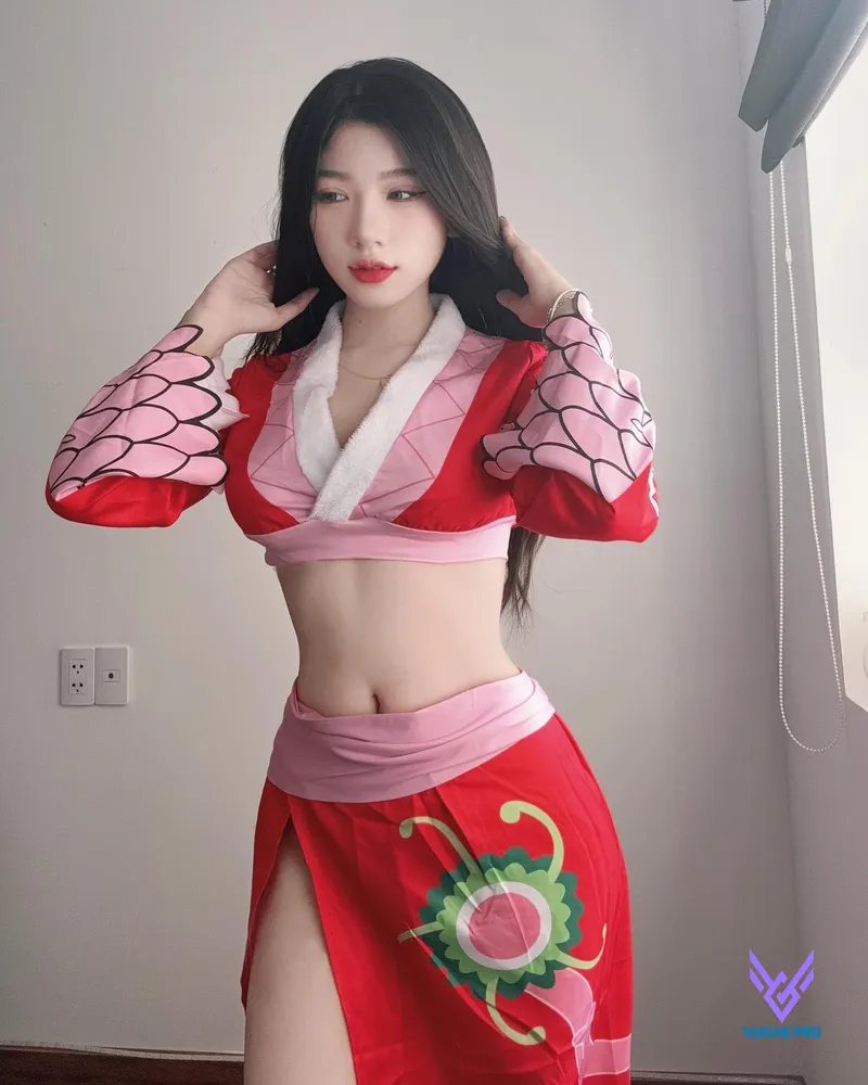 Mi Trần mặc sexy