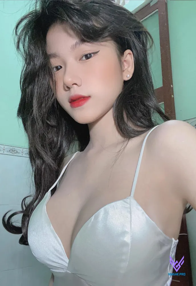 Hot girl Mi Trần lộ ảnh sex là ai?