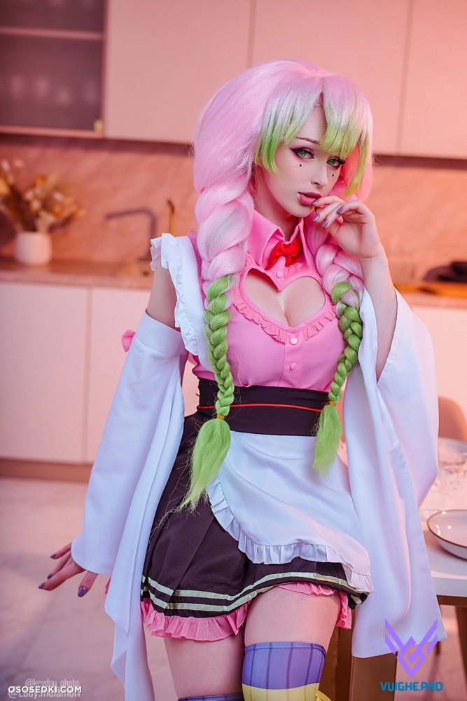 ảnh cosplay Mitsuri Kanroji 2