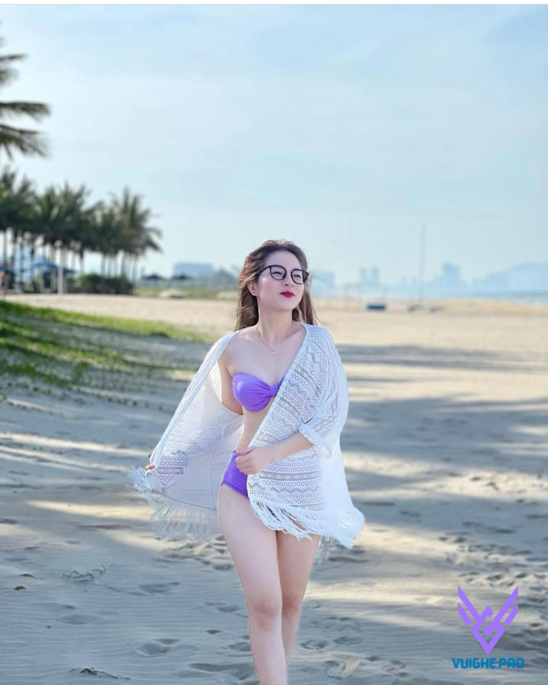 Vân Chòe bikini 5