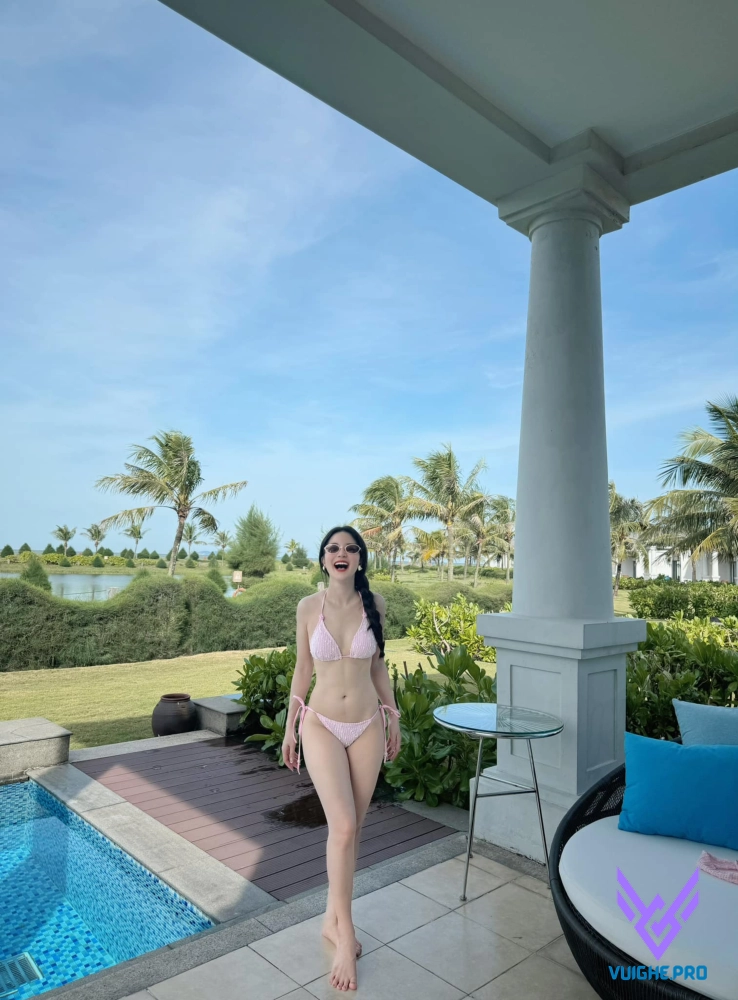 Vân Chòe bikini 8