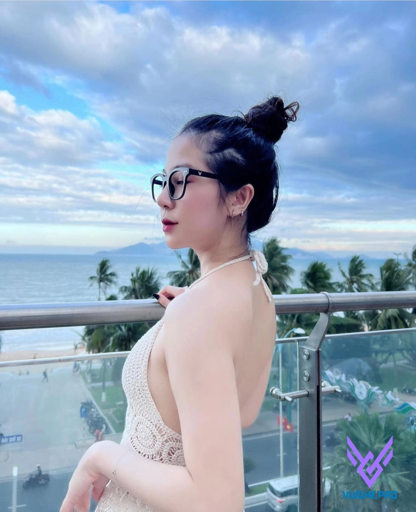 Vân Chòe sexy 6